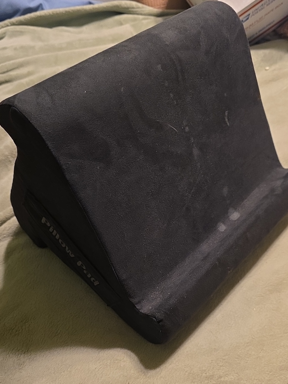 Pillow PAD, iPad Rest Black Wedge